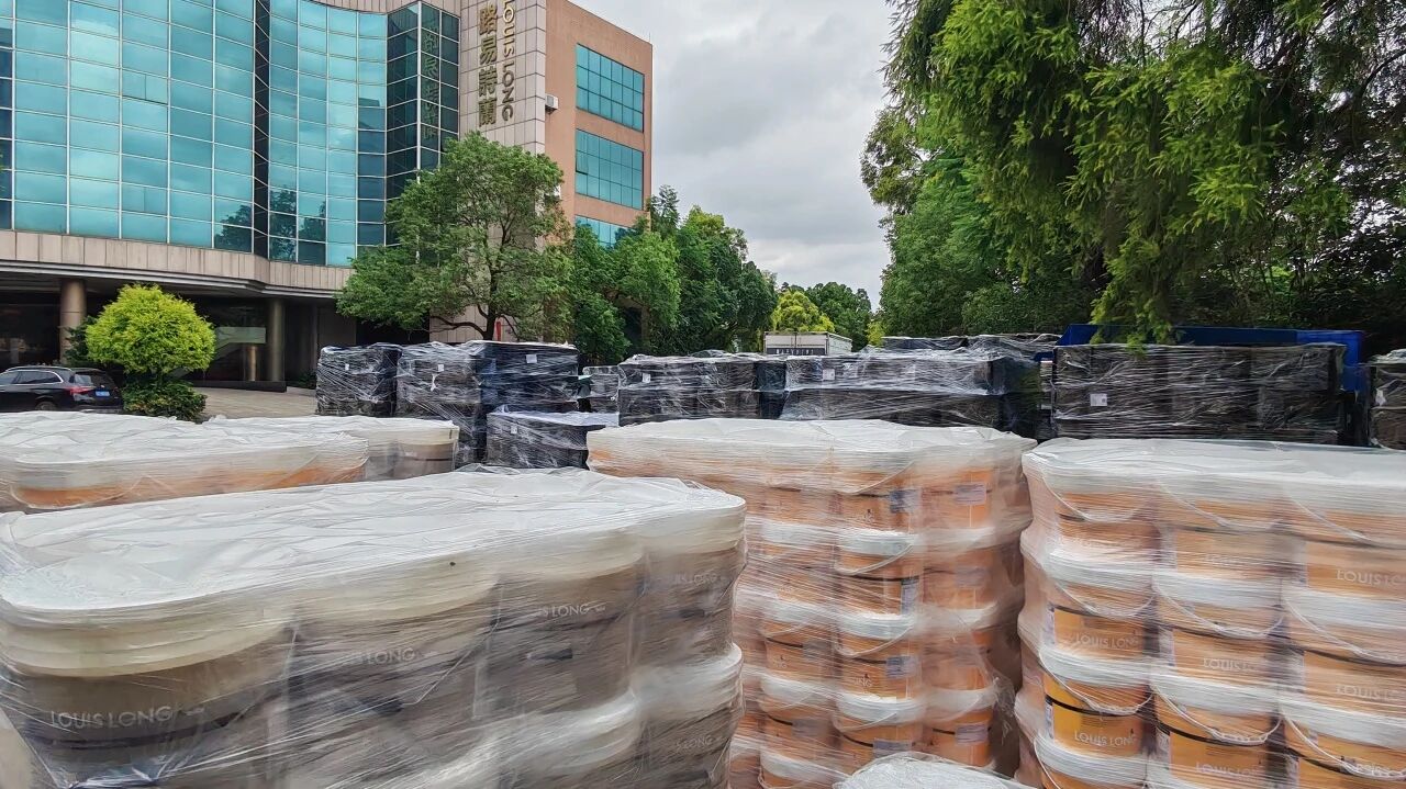 路易诗兰丨原罐原装 · 品质护航｜路易诗兰进口货柜抵达中国区总部